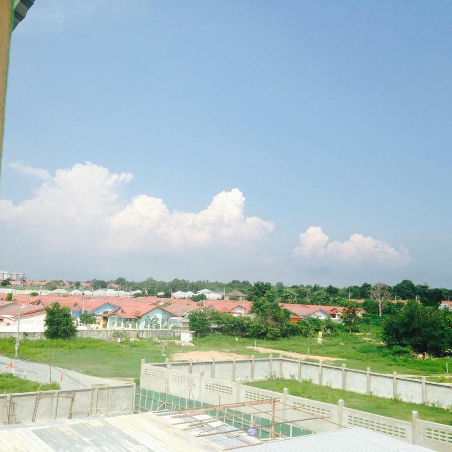 Hotel J&E Nong Prue Esterno foto